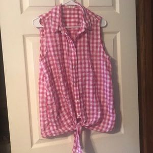 Pink gingham sleeveless shirt with tie at bottom